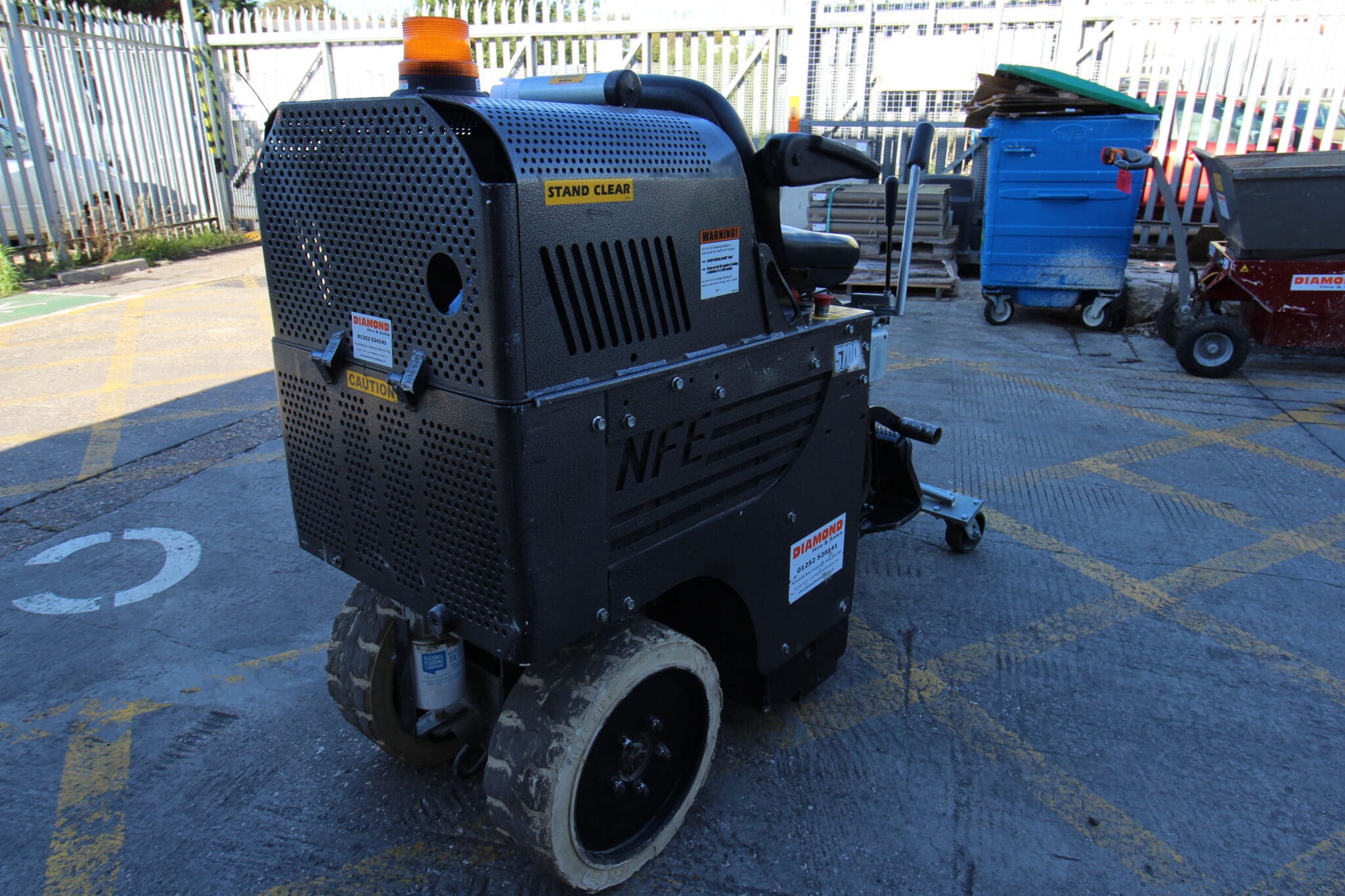 NATIONAL FLOORING 5700 BATTERY RIDE ON FLOOR STRIPPER DHS